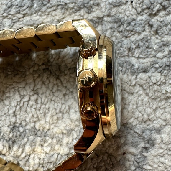 Michael Kors “Watch Hunger Stop” watch - Picture 6 of 8